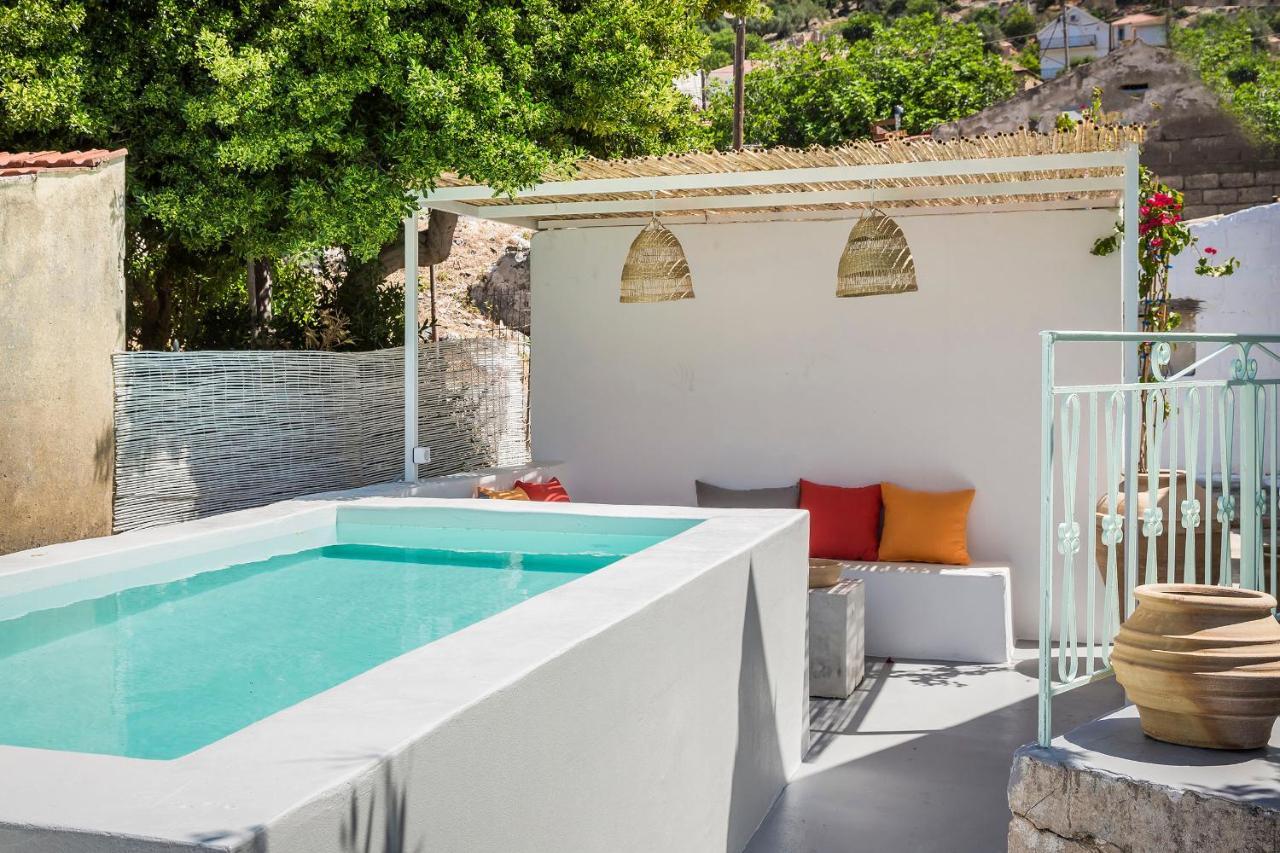 Bohemian Nest - Cheerful 2-Bedroom Villa With Pool Dhavgáta Exterior foto